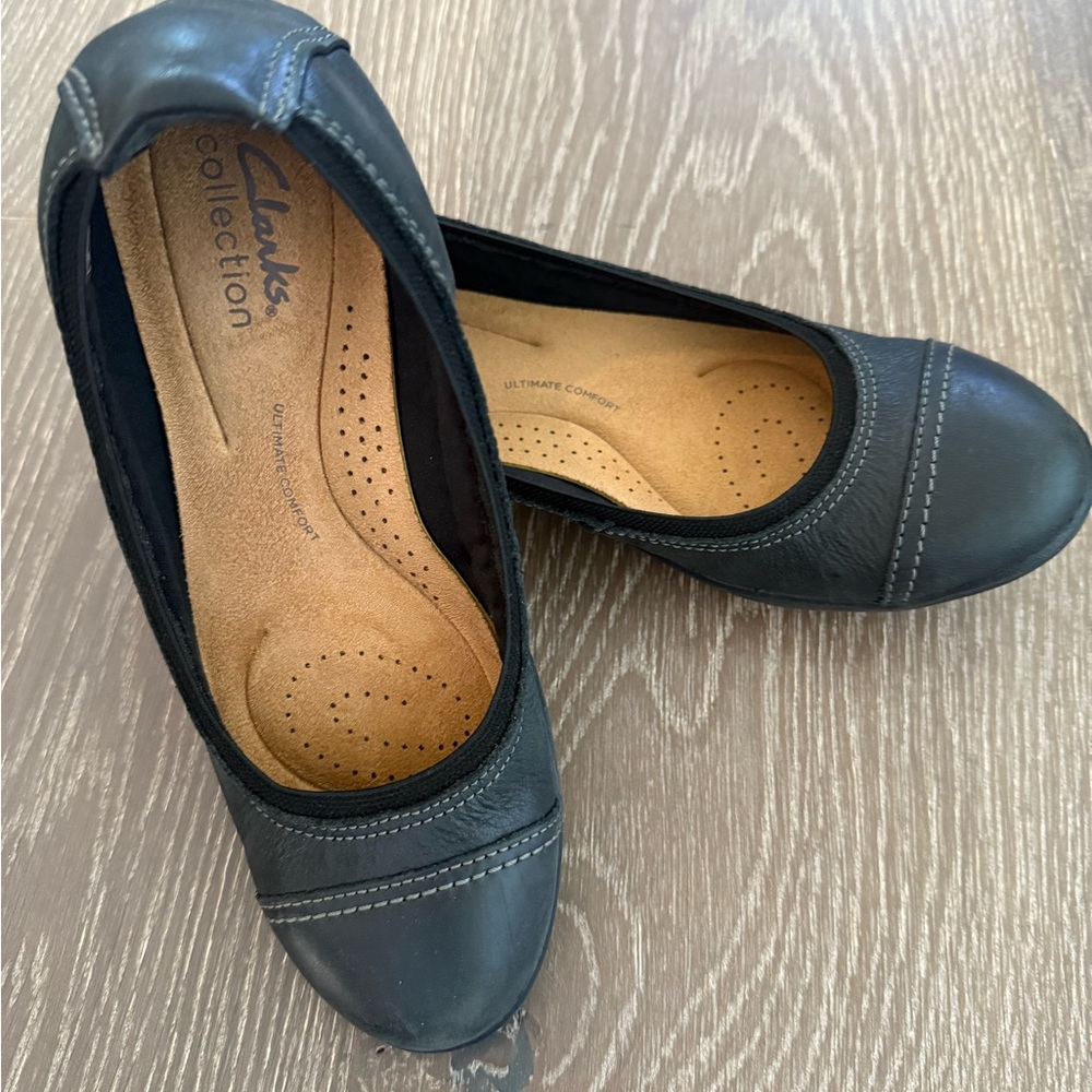 Clarks Women's Black Leather Loafers